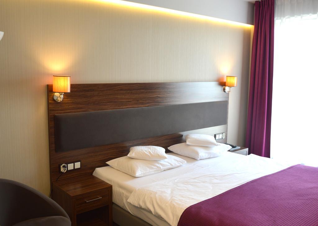 Hotel Silver Белосток Экстерьер фото